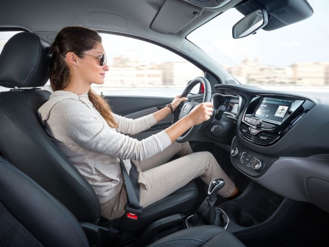 1 girl-manual-shift