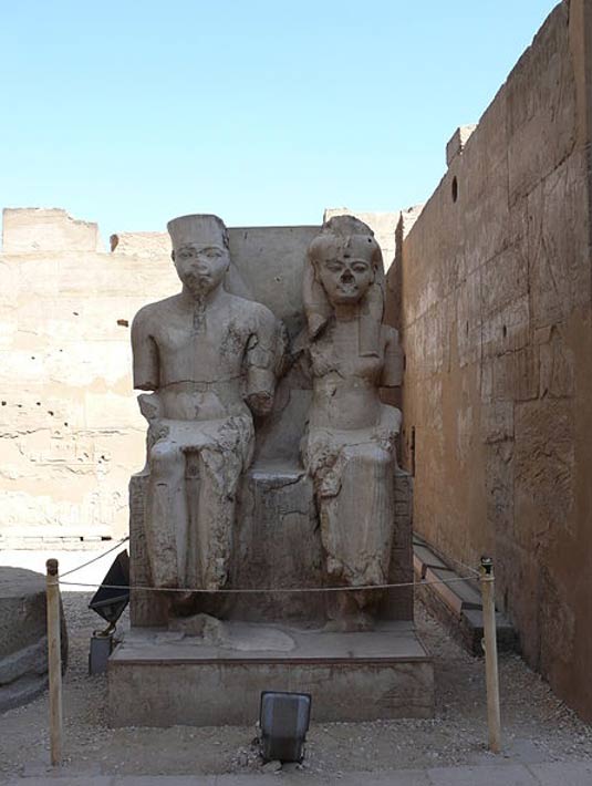 Безносые египетские статуи - 2