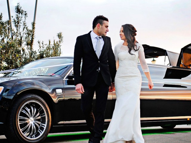 306 Wedding-Car-Hire-Melbourne-Luxury-Limousines-Wedding-Hire (2)
