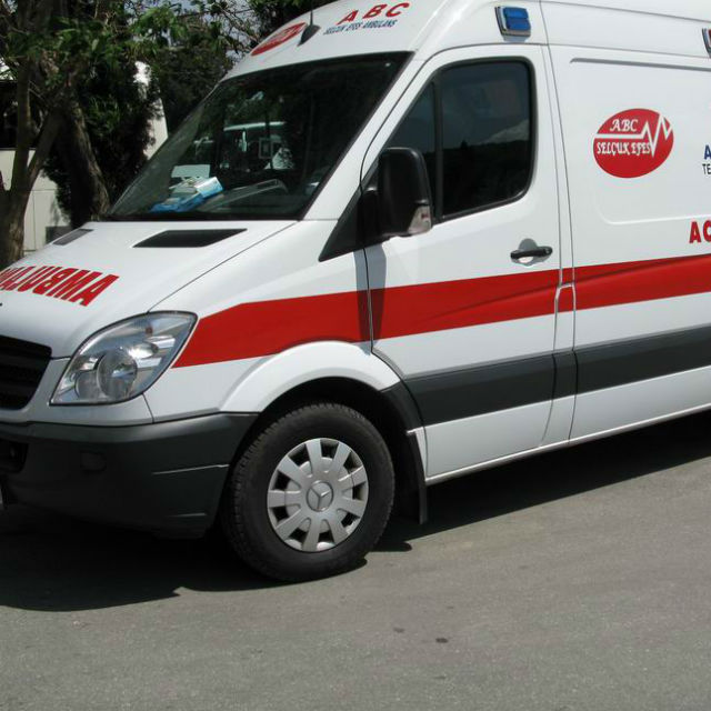 2012-05-31_05_Turkey-Ambulance