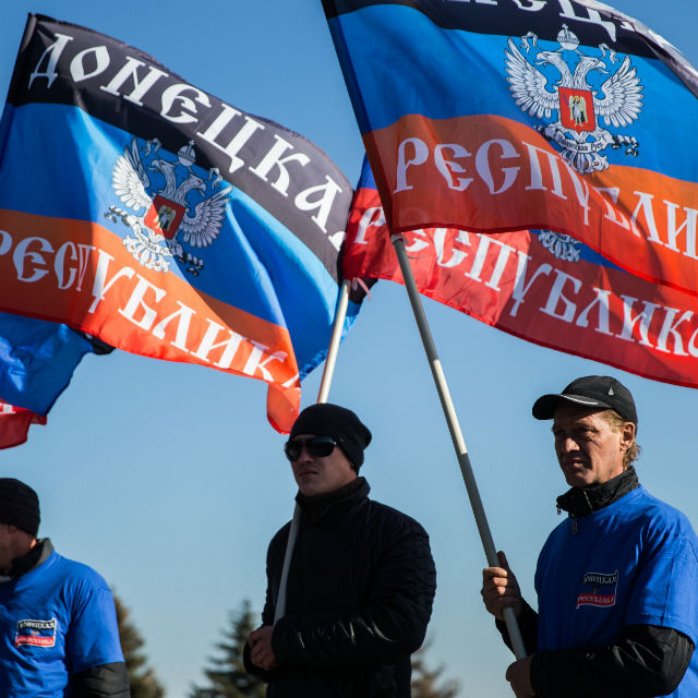 posli_es_27_noyabrya_obsudyat_vnesenie_predstavitelej_dnr_i_lnr_v_chernij_spisok