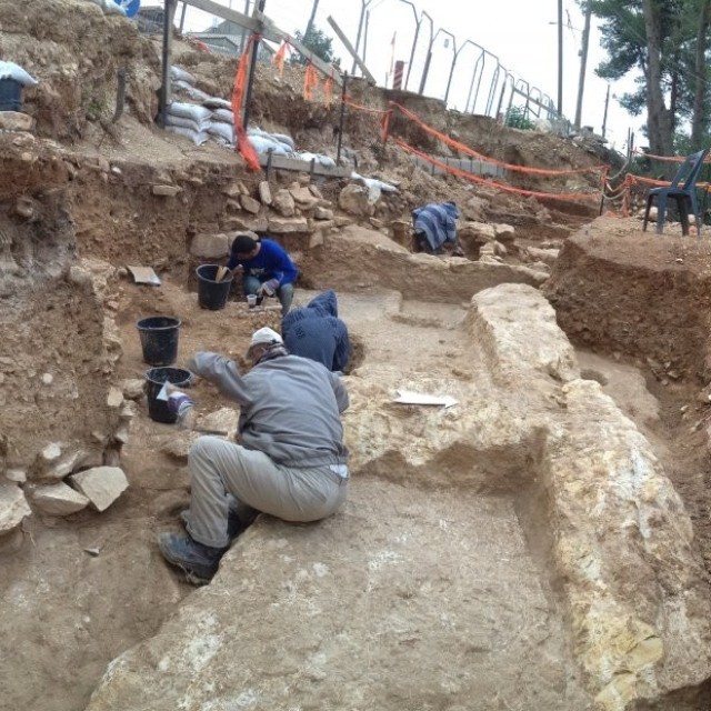 6 1456840881_workers-revealing-rock-cut-foundations_1001x625