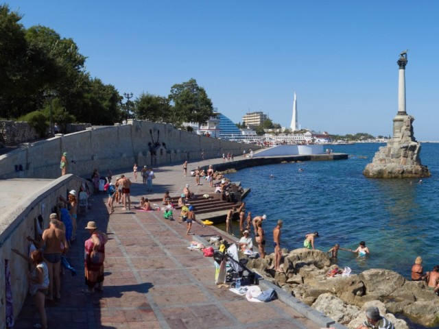 5 plyaj_u_pamyatnika