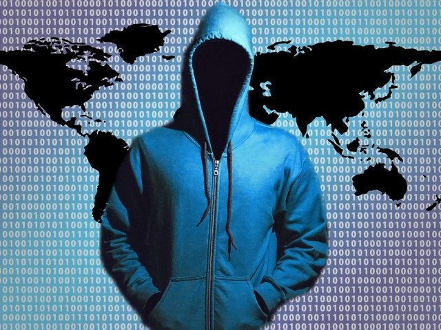 92 hacker-1446193_960_720 (2)