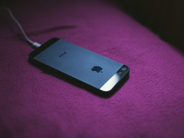 iphone-2618080_1280
