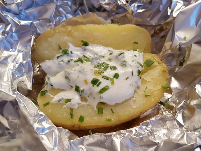 baked-potatoes-1142155_1280