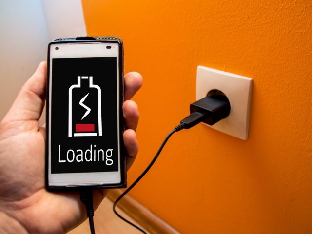 charging-the-battery-2815741_1280