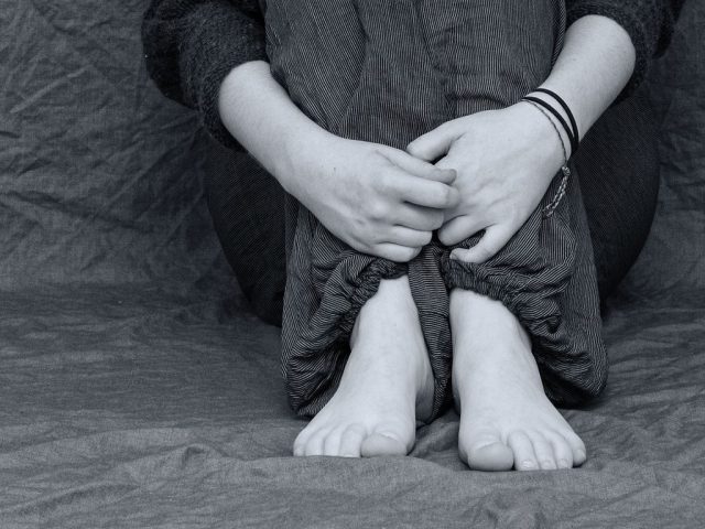 desperate-2293377_1280