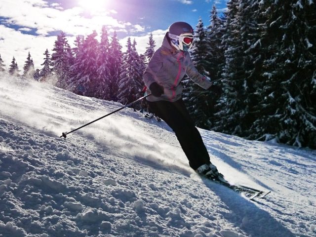 15 Best-Womens-Skiing-Jackets
