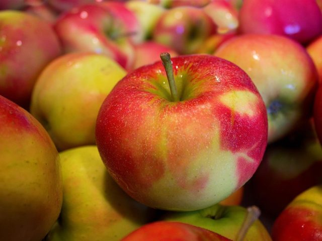 apples-490474_1280