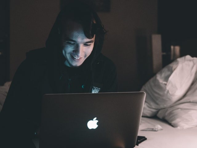 laptop-2561505_1280
