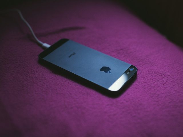iphone-2618080_1280