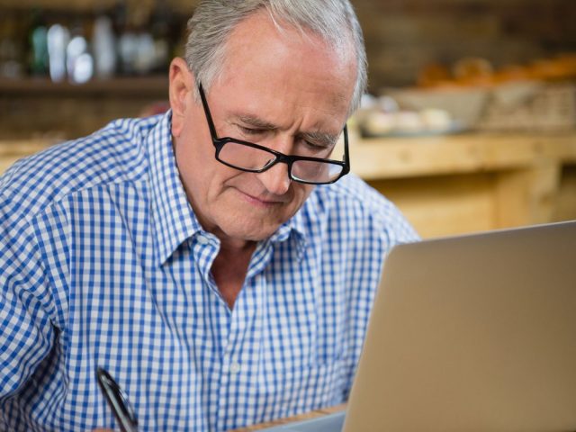 344 web-retiree-working