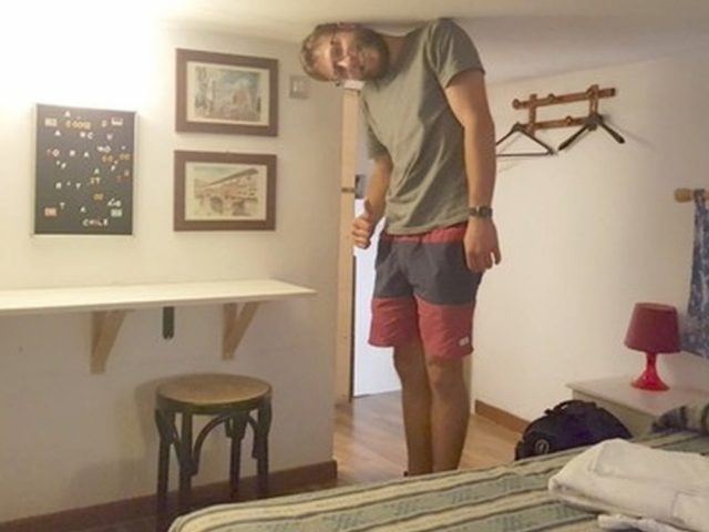 lo-que-pasa-cuando-te-quedas-en-un-hotel-muy-barato