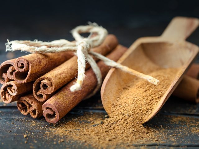 Cinnamon sticks