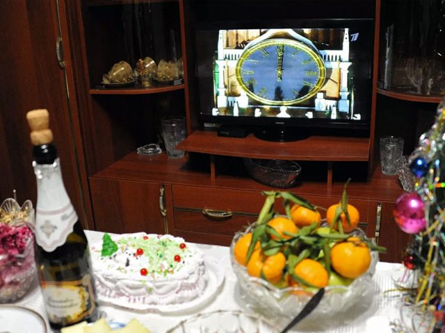 стол